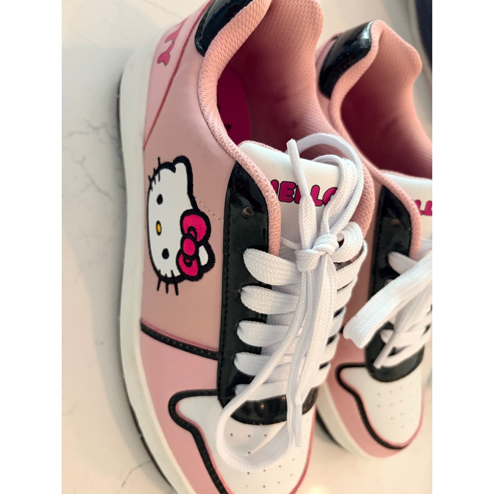 Hello Kitty Sneakers Pink White Low Top Sanrio Character Shoes 8